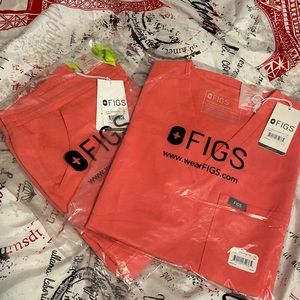 Hot LIMITED EDITION Coral FIGS Scrubs Set